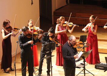 Benefiční koncert a představení povídek Naše lásky